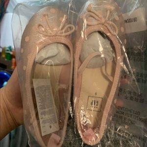 Bundle of 2 Gap shoes